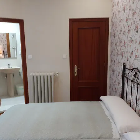 Uria 25 فندق مبيت وإفطار 4*