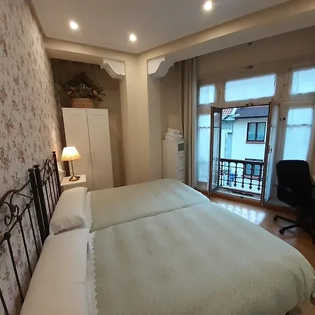 Bed & Breakfast Uria 25 Oviedo