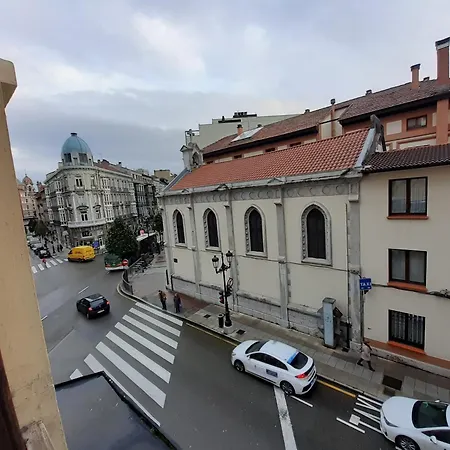 Uría 25 Alojamento de Acomodação e Pequeno-almoço Oviedo