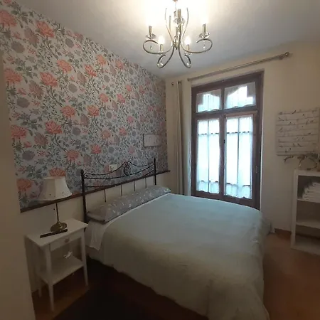 Uria 25 Bed & Breakfast 4*