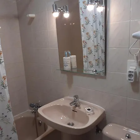 Alojamento de Acomodação e Pequeno-almoço Uría 25 Oviedo