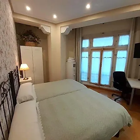 Uria 25 Panzió