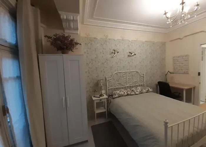 住宿加早餐酒店 Uria 25 奥维耶多