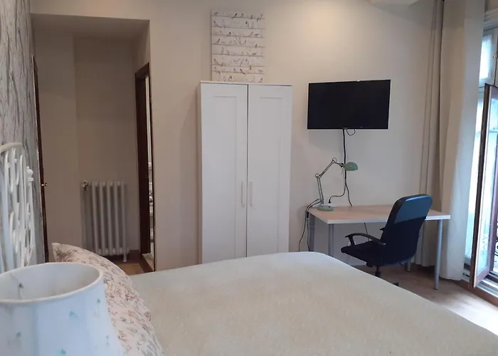 Bed and breakfast Uría 25 4*