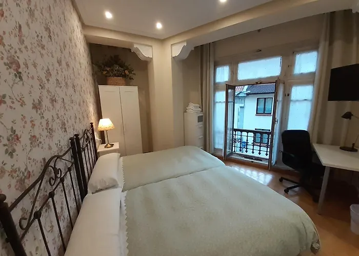 住宿加早餐酒店 Uria 25 奥维耶多