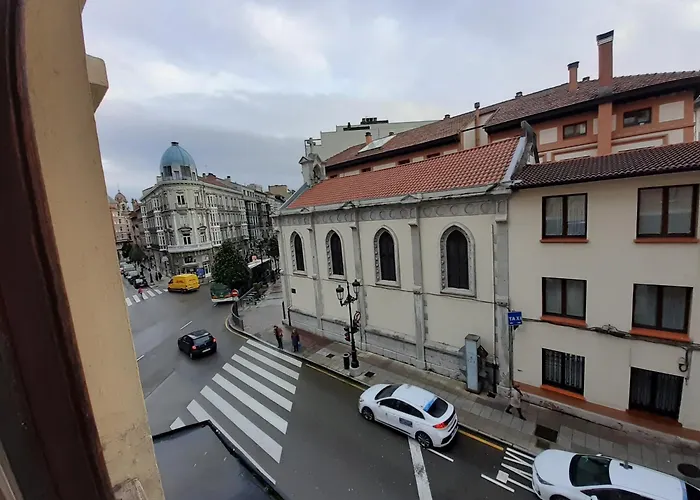 Uria 25 住宿加早餐酒店 奥维耶多