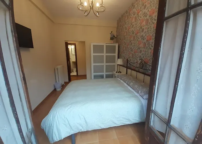 Uria 25 住宿加早餐酒店 奥维耶多