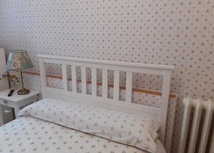 住宿加早餐酒店 Uria 25 奥维耶多