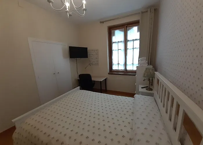 Uria 25 住宿加早餐酒店 奥维耶多