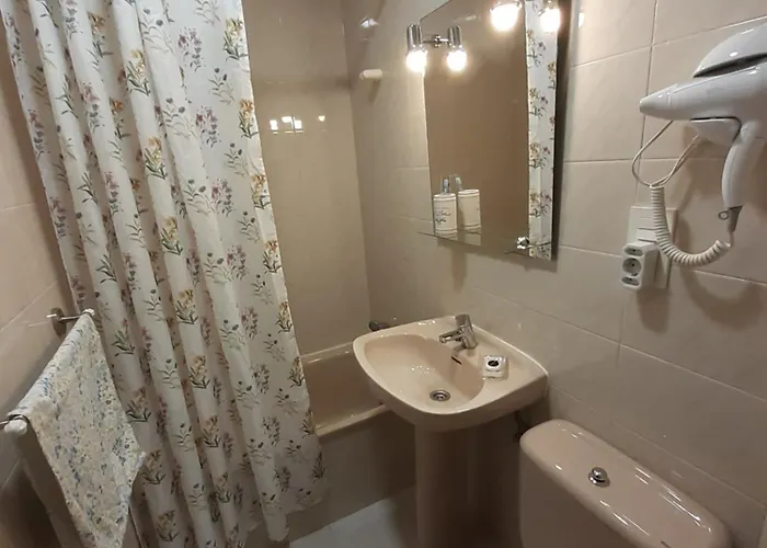 Uria 25 住宿加早餐酒店 奥维耶多