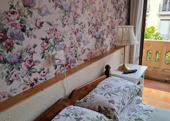 住宿加早餐酒店 Uria 25 4*